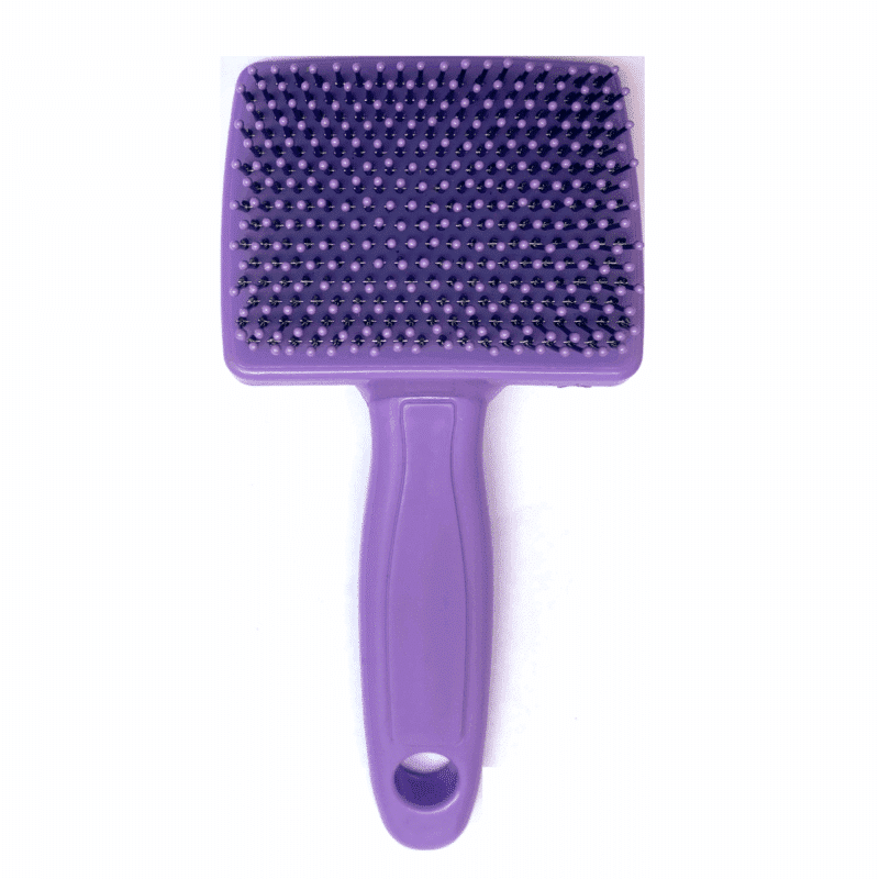 Cepillo Rasqueta de ZuPet es una herramienta ideal para el cuidado del pelaje en gatos, pero también perfecta para pequeñas mascotas como conejos, hurones y cobayas.