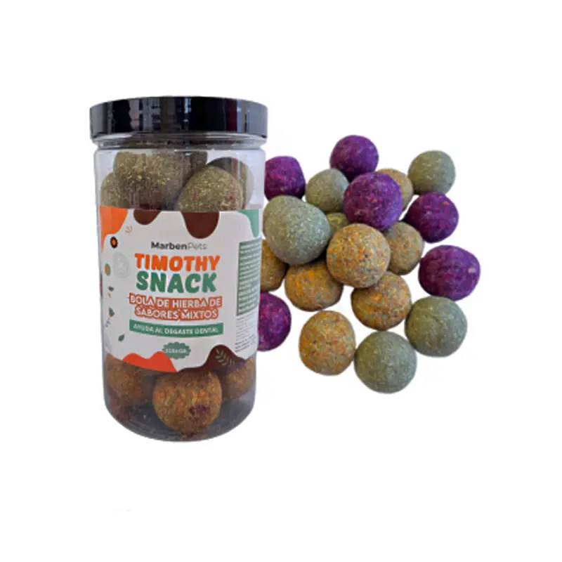 Bola de Hierbas de Sabores Mixtos de Marben Pets son un premio juguete con heno Timothy y hierbas aromáticas para conejos, cuyes y chinchillas.