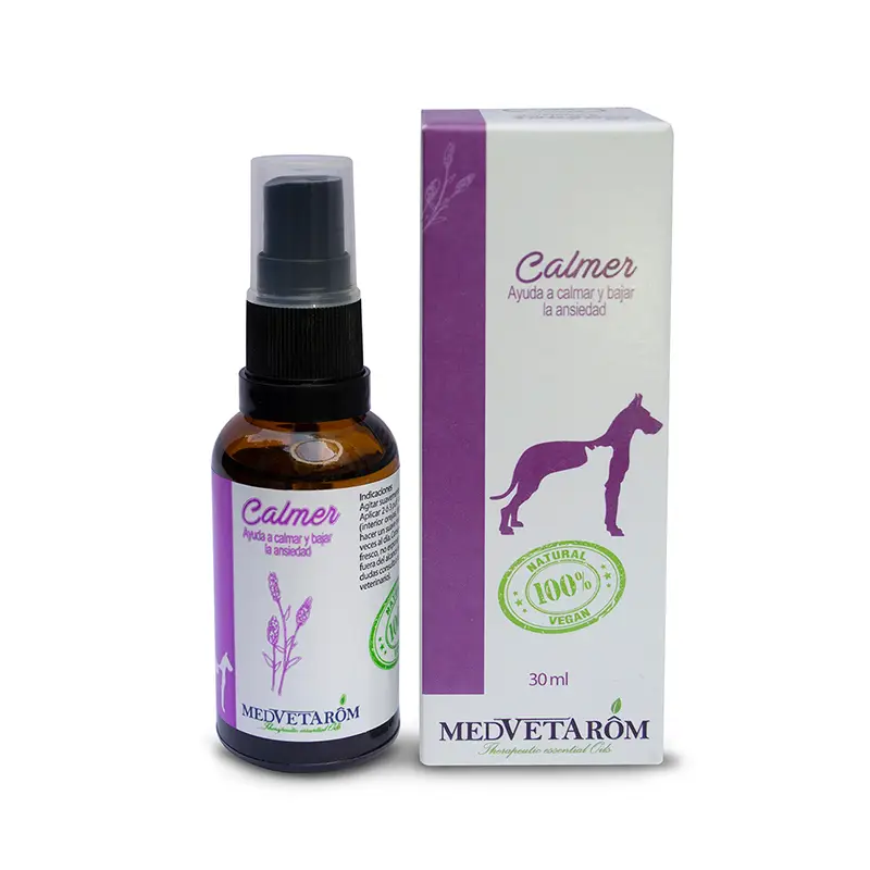 El Aceito Calmer es una solución homeopática natural en aceite para el manejo del estrés, ansiedad y nerviosismo en mascotas.